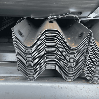 Rundend-Highway-Schranke 550-600g/m2 Zinkbeschichtung und heißverzinkte Technologie
