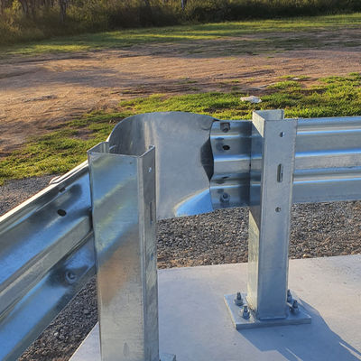 Highway Guardrail Verkehrsschranke ISO9001 2008 Zertifiziertes Edelstahlpulver beschichtet
