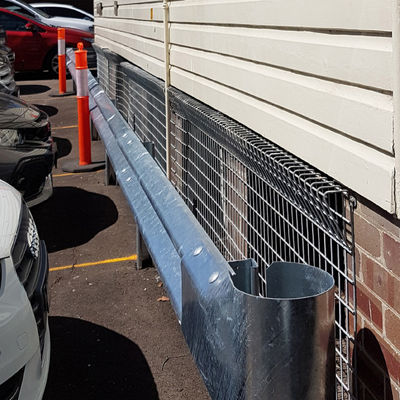 angepasste Größe W Balken Aashto M180 Galvanized Steel Highway Guardrail für die Verkehrssicherheit