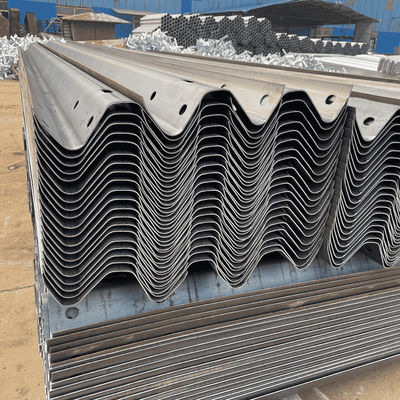 2022 Export des Highway Guardrail Standards AASHTO M-180 nach Afrika mit Q235 Q345