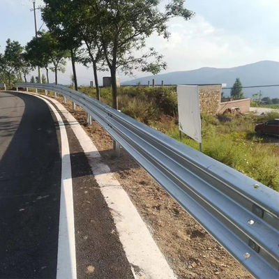 Außensicherheit W-Beam Stahl-Straßengitter Export nach Brasilien