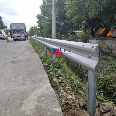 angepasste Q235 Q345 Highway Guardrail Verkehrsschranke für Standard AASHTO M-180