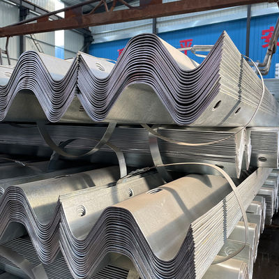 Hot Galvanized Highway Guardrail verwendet für Q235 Q345 Hot Dip Galvanized Technologie