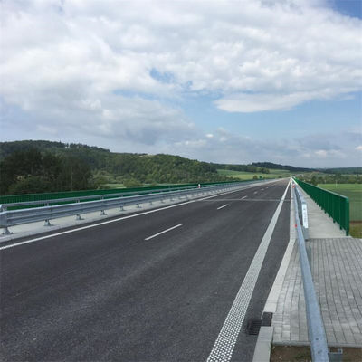 Individuell angepasste W Beam Highway Metal Guardrail mit Stahl SKT Terminal End Exportiert nach den Philippinen