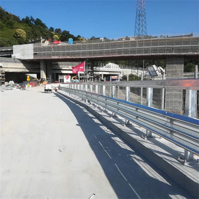 Q345 SJ345R Galvanisiertes Stahl-Drei-Bale-Schutzgelände für die Sicherheit auf der Autobahn