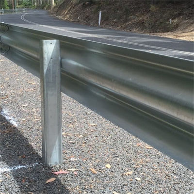 Straßenverkehrssicherheitsschranke W-Strahlschranke mit AASHTO-M-180-Standard und Zinkbeschichtung