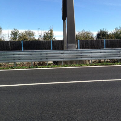 2.7mm/3.0mm Dicke Galvanisierter Stahl W Balken Schutzgitter für die Straßenverkehrssicherheit Q235 Q345