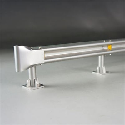 Highway Guardrail und Posts AASHTO M-180 Standard Warmverzinkte Kaltgewalzte Technologie