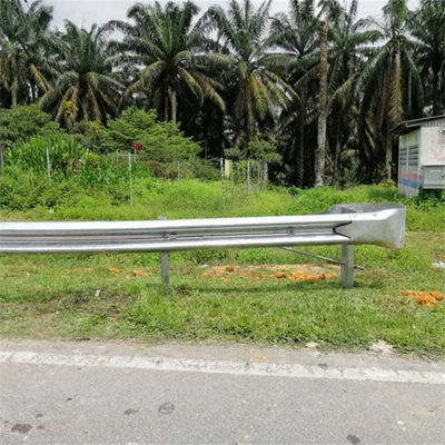 -Made Road Safety Guardrail Der ultimative Schutz für ein sicheres und reibungsloses Fahren