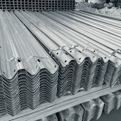 Q235 Q345 W Beam Guardrail Verkehrsschranke mit heißverzinkter Kaltwalztechnologie