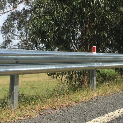 Zinkbeschichtet S355jr Q355B A36 Stahl W-Balken für Highway Guardrail